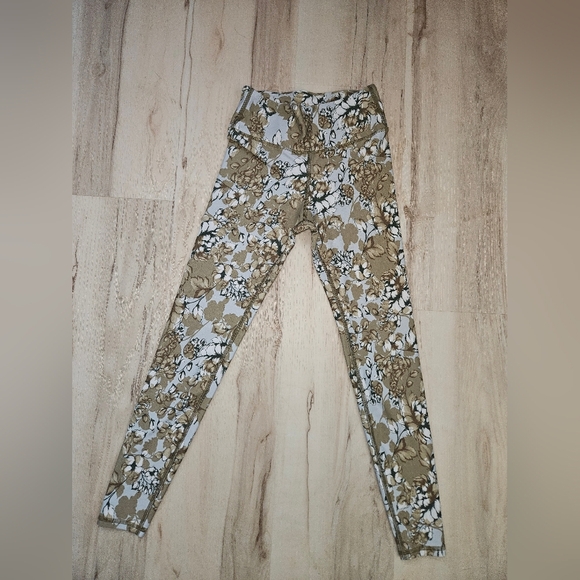 Savvi Pants - Savvi Indi Leggings – Estimated Women's Size Medium – Sketchy Floral